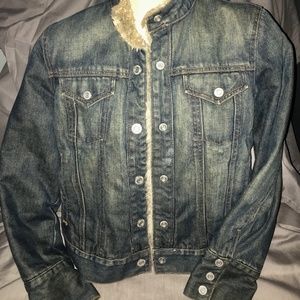 Ladies GAP Denim Jacket with Sherpa Lining Small